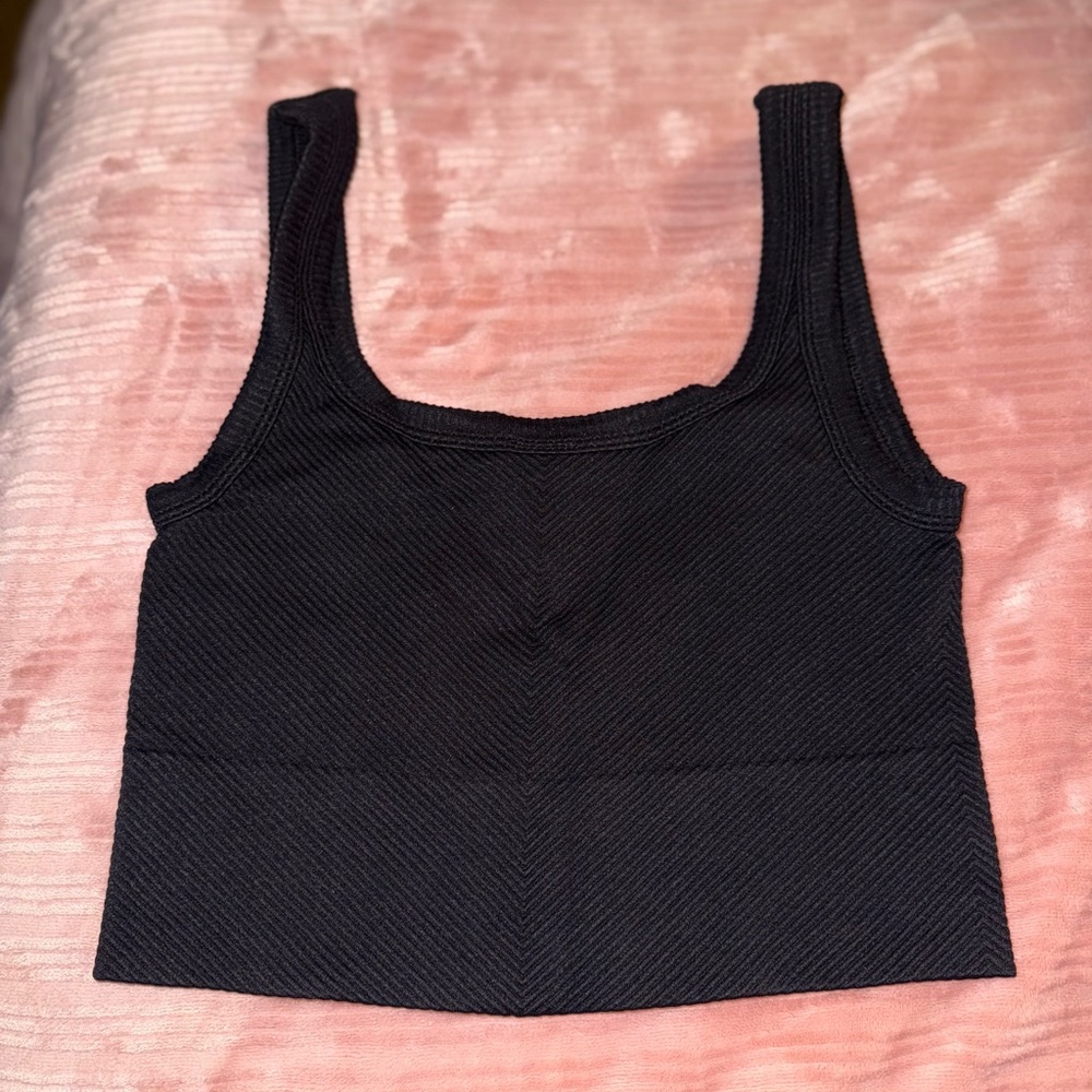 NikiBiki Seamless Ribbed Tank Top - Picture 4 of 4
